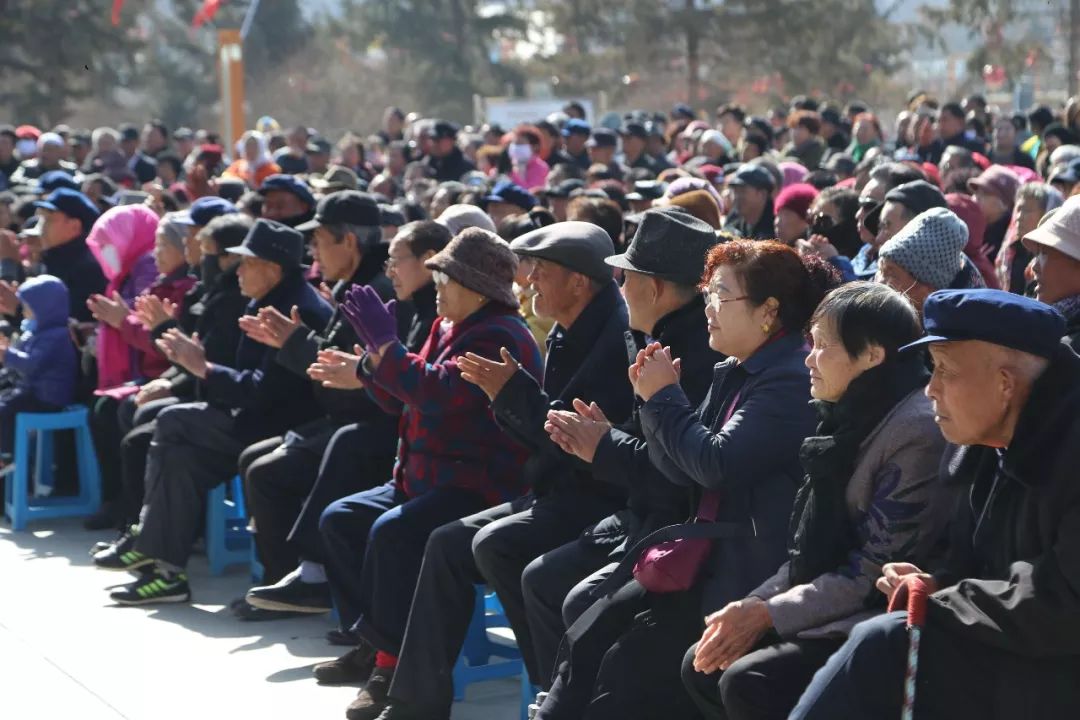 格鲁吉亚女足突破自我，赢得观众掌声的简单介绍